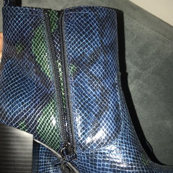 NEW - NAVY GREEN SNAKE PRINT ANKLE BOOTS BY SCOOP - SIZE 7 - Picture 5 of 5